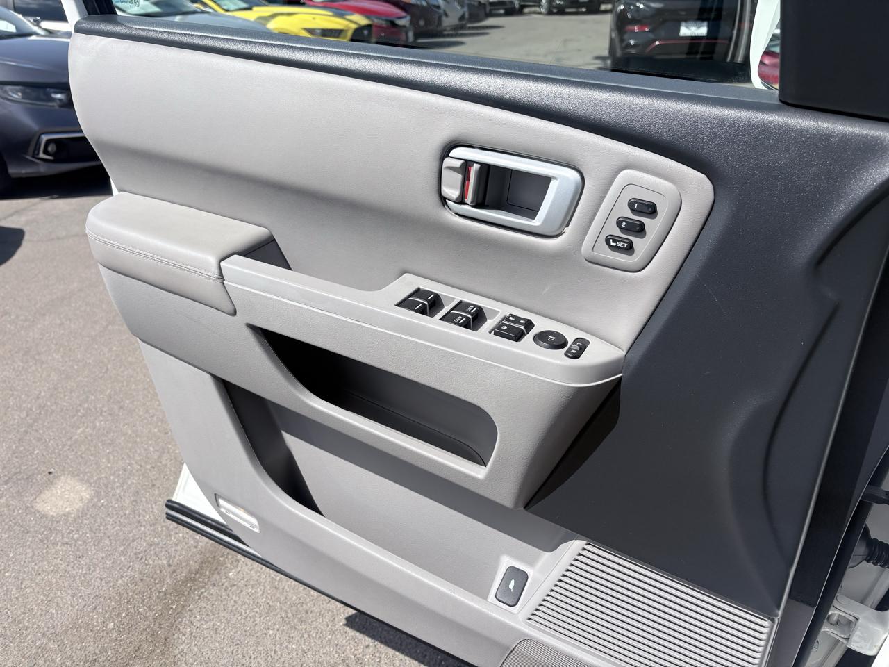 Honda Pilot 4WD 4dr Touring w/RES & Navi 2013