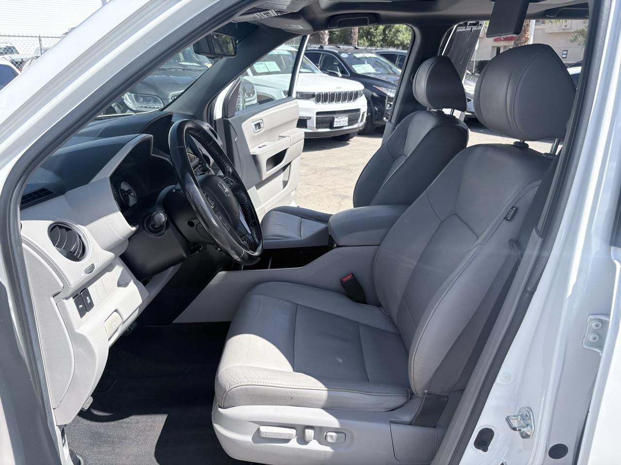 Honda Pilot 4WD 4dr Touring w/RES & Navi 2013