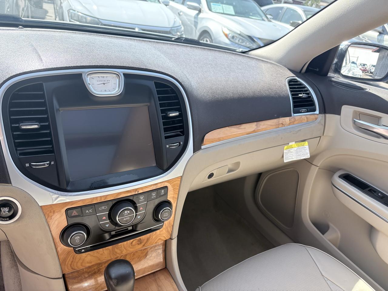 Chrysler 300 4dr Sdn 300C RWD 2014