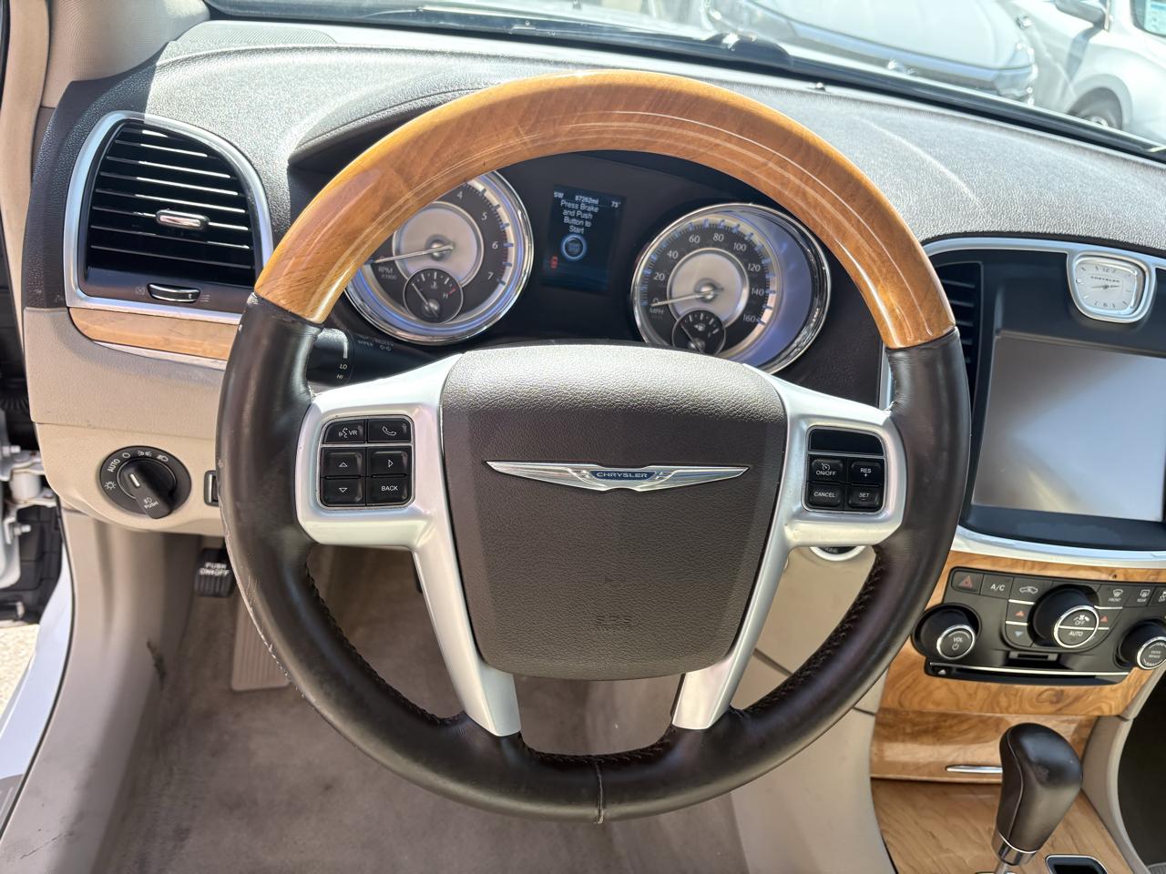 Chrysler 300 4dr Sdn 300C RWD 2014
