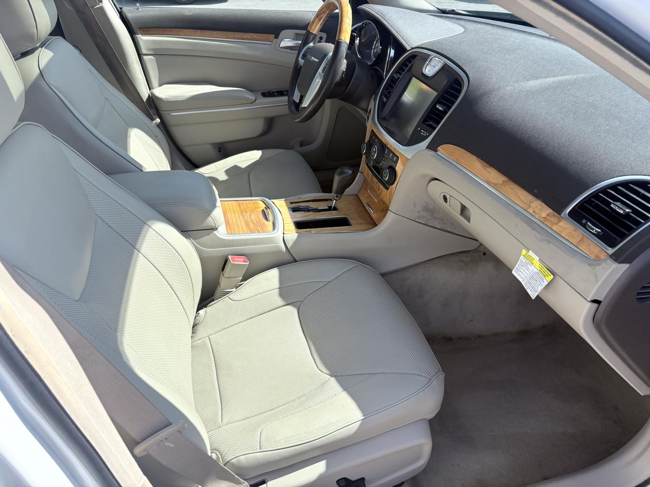 Chrysler 300 4dr Sdn 300C RWD 2014