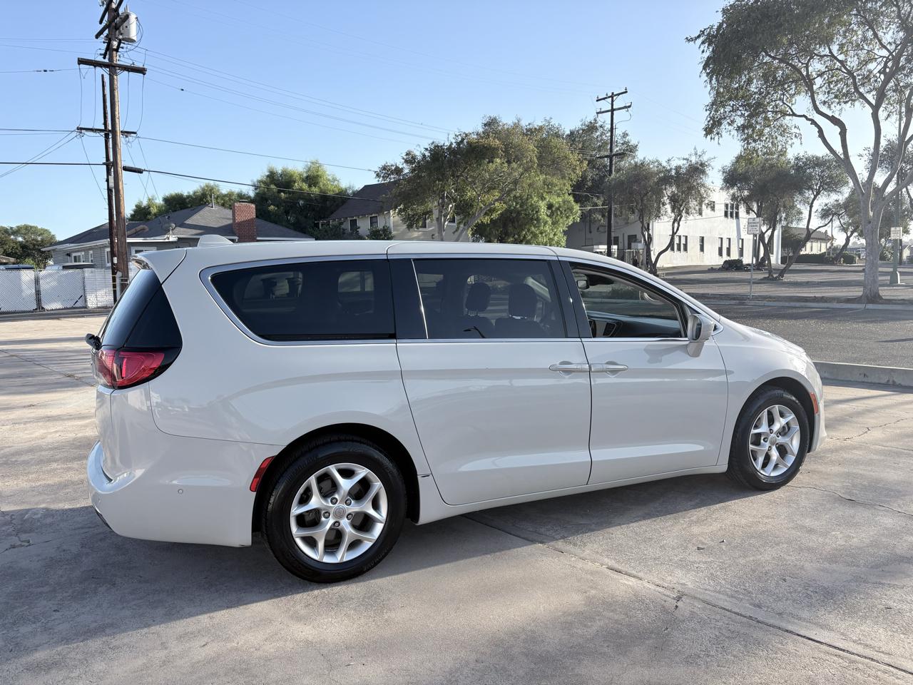 Chrysler Pacifica Touring FWD 2020