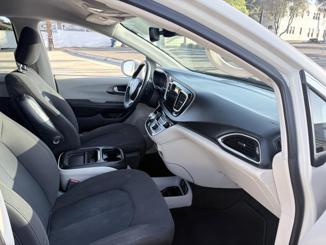 Chrysler Pacifica Touring FWD 2020