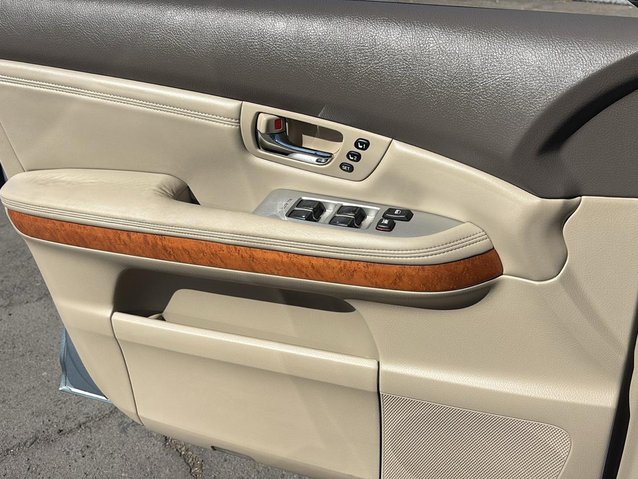 Lexus RX 330 4dr SUV 2004