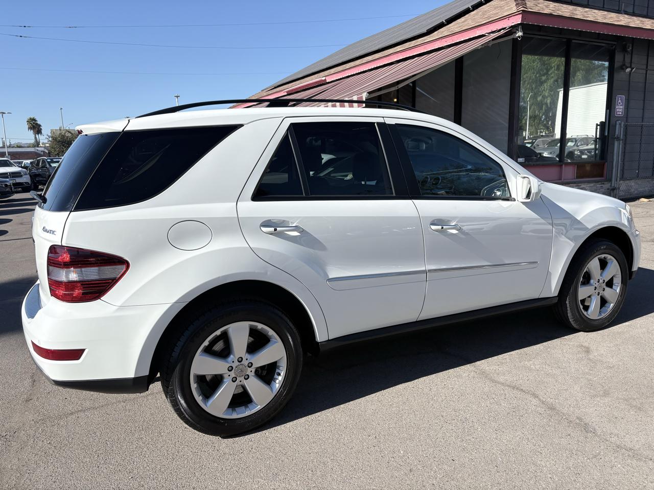 Mercedes-Benz M-Class 4MATIC 4dr 3.5L 2009