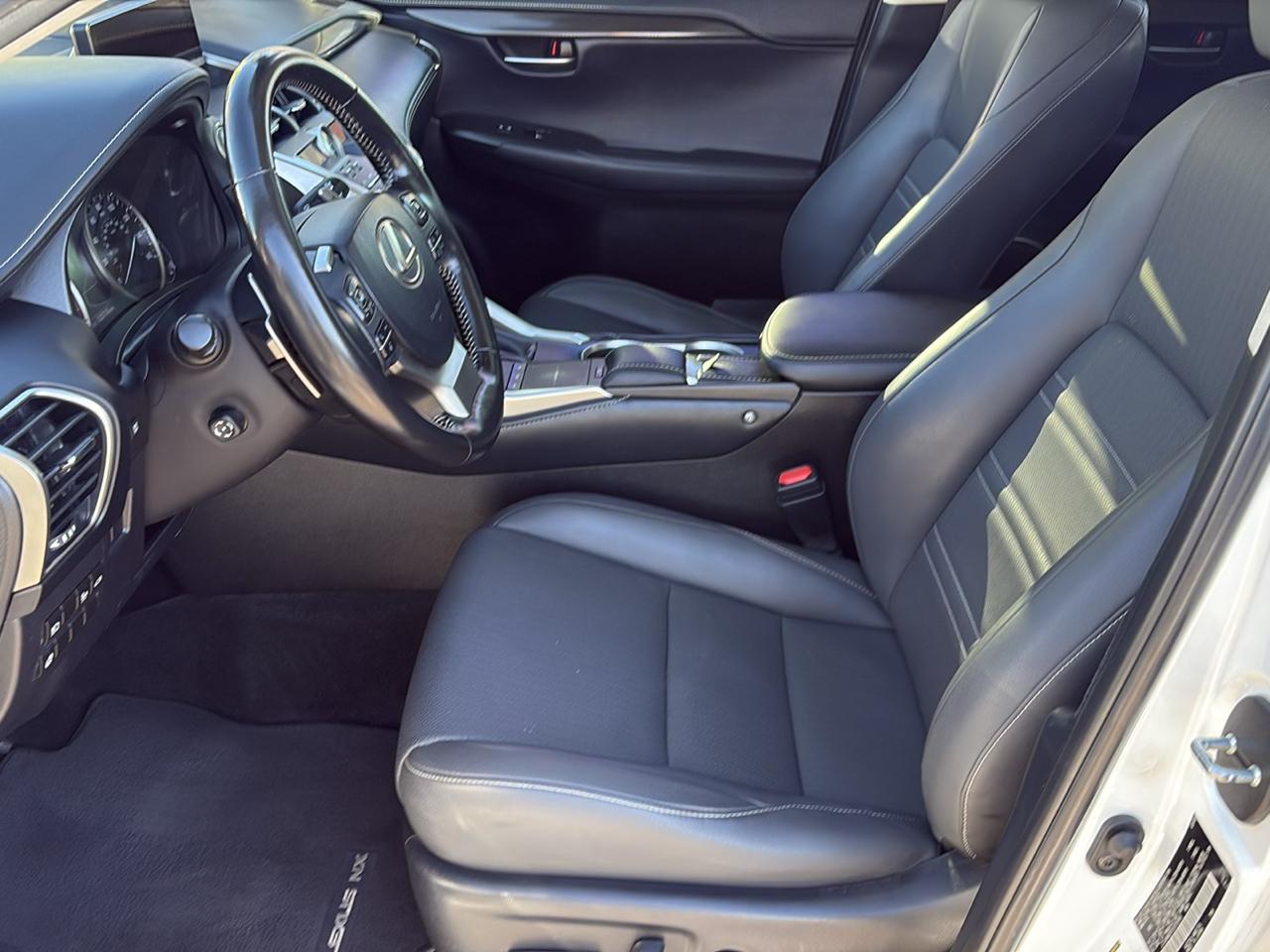 Lexus NX NX 300 FWD 2020