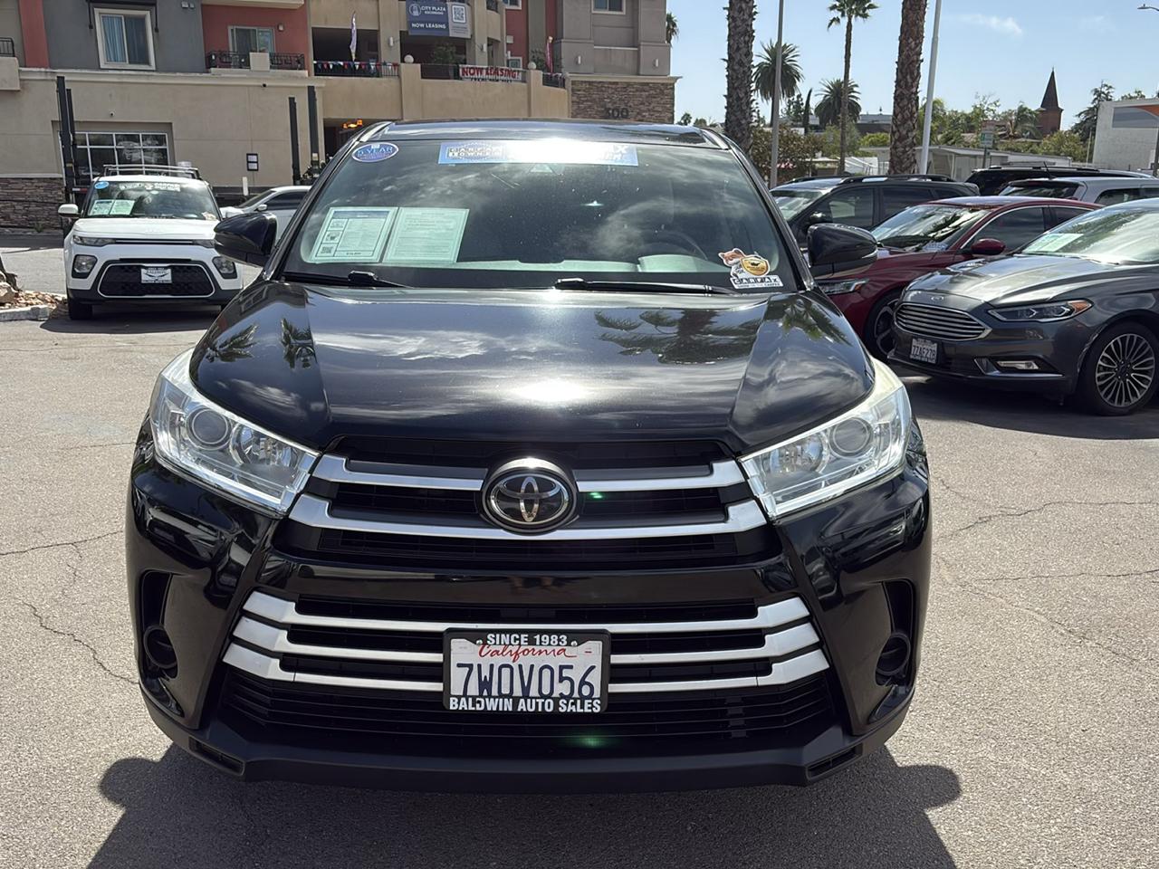 Toyota Highlander LE V6 FWD (Natl) 2017
