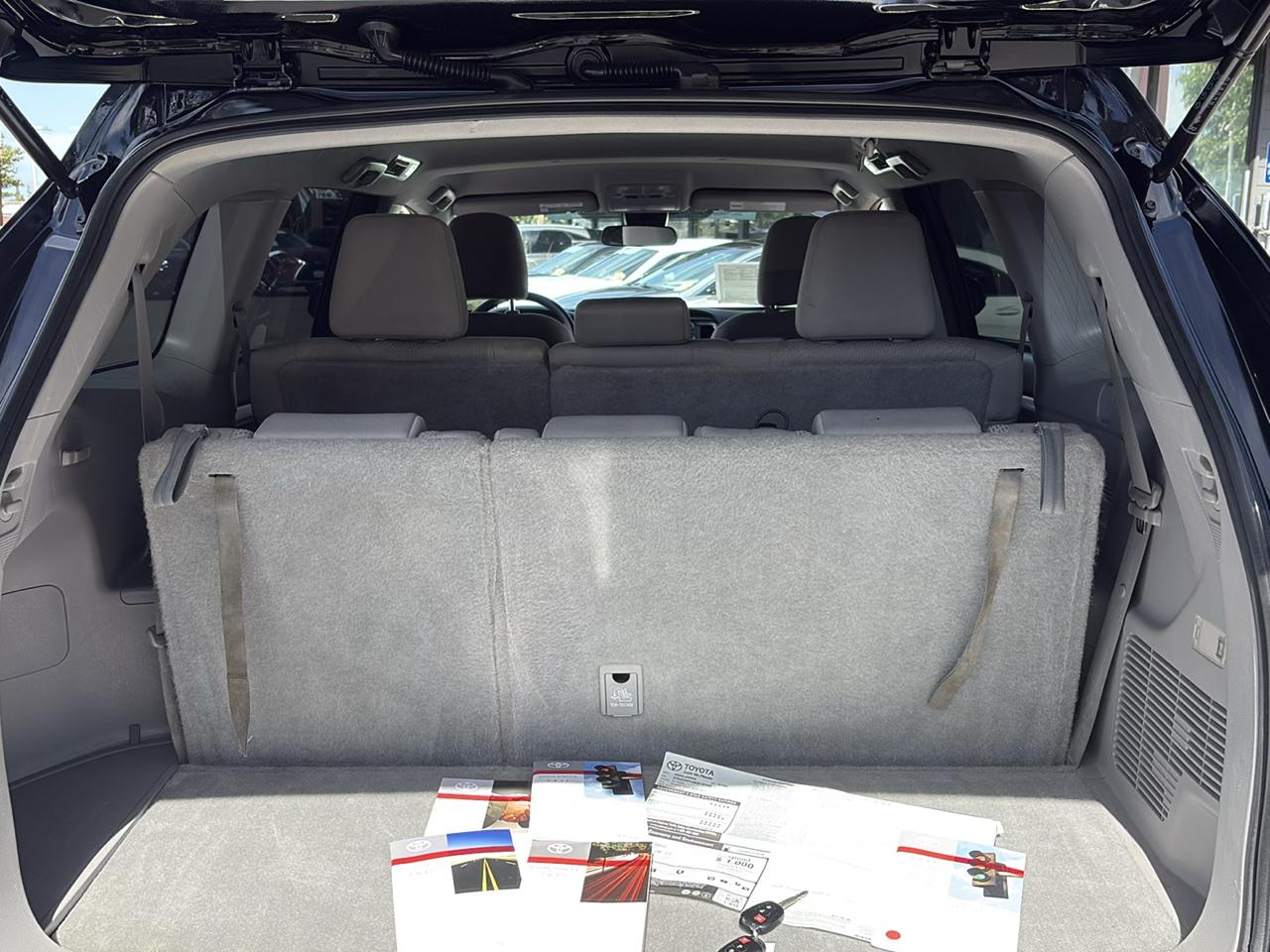 Toyota Highlander LE V6 FWD (Natl) 2017