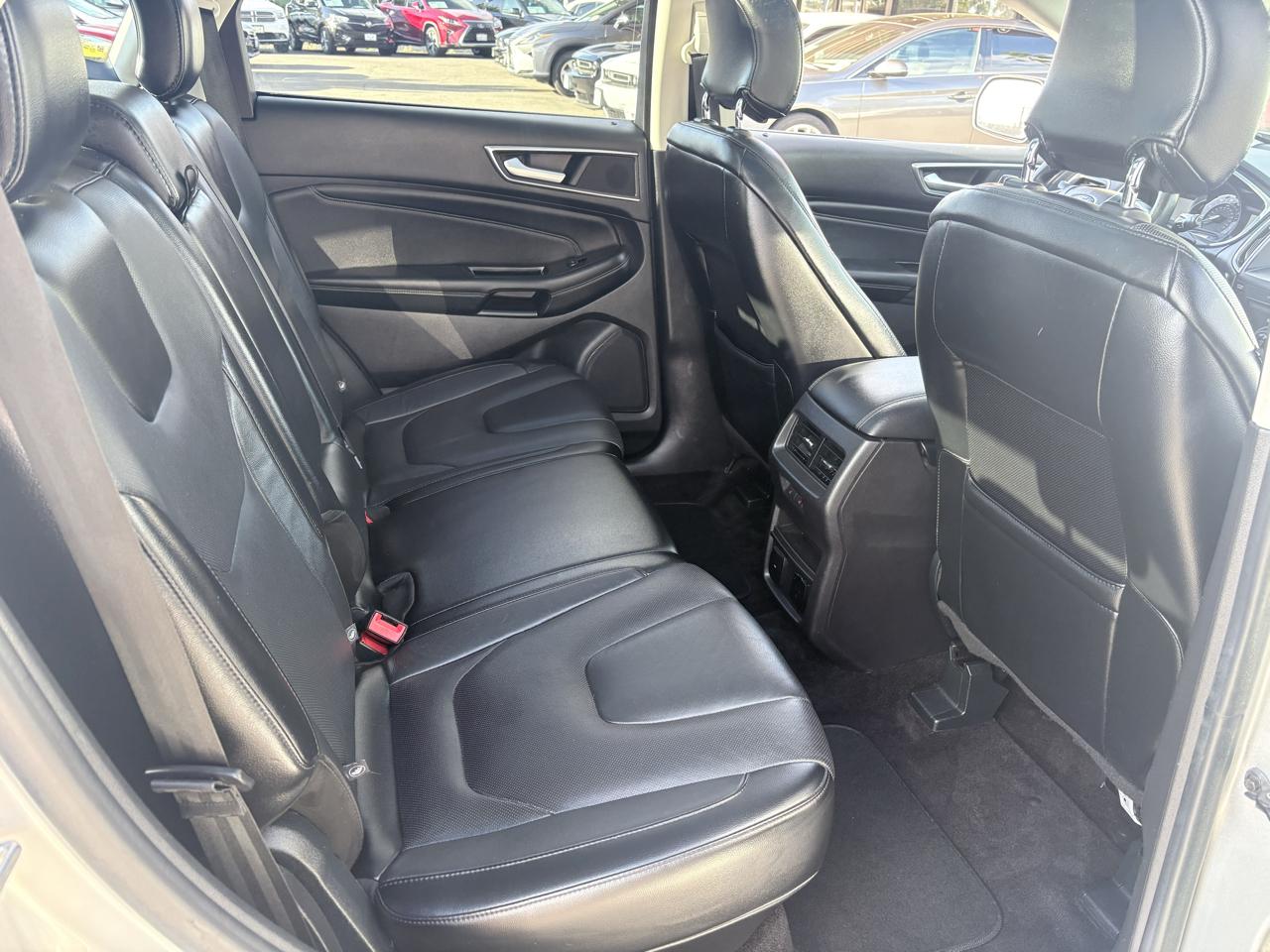 Ford Edge 4dr Titanium AWD 2016