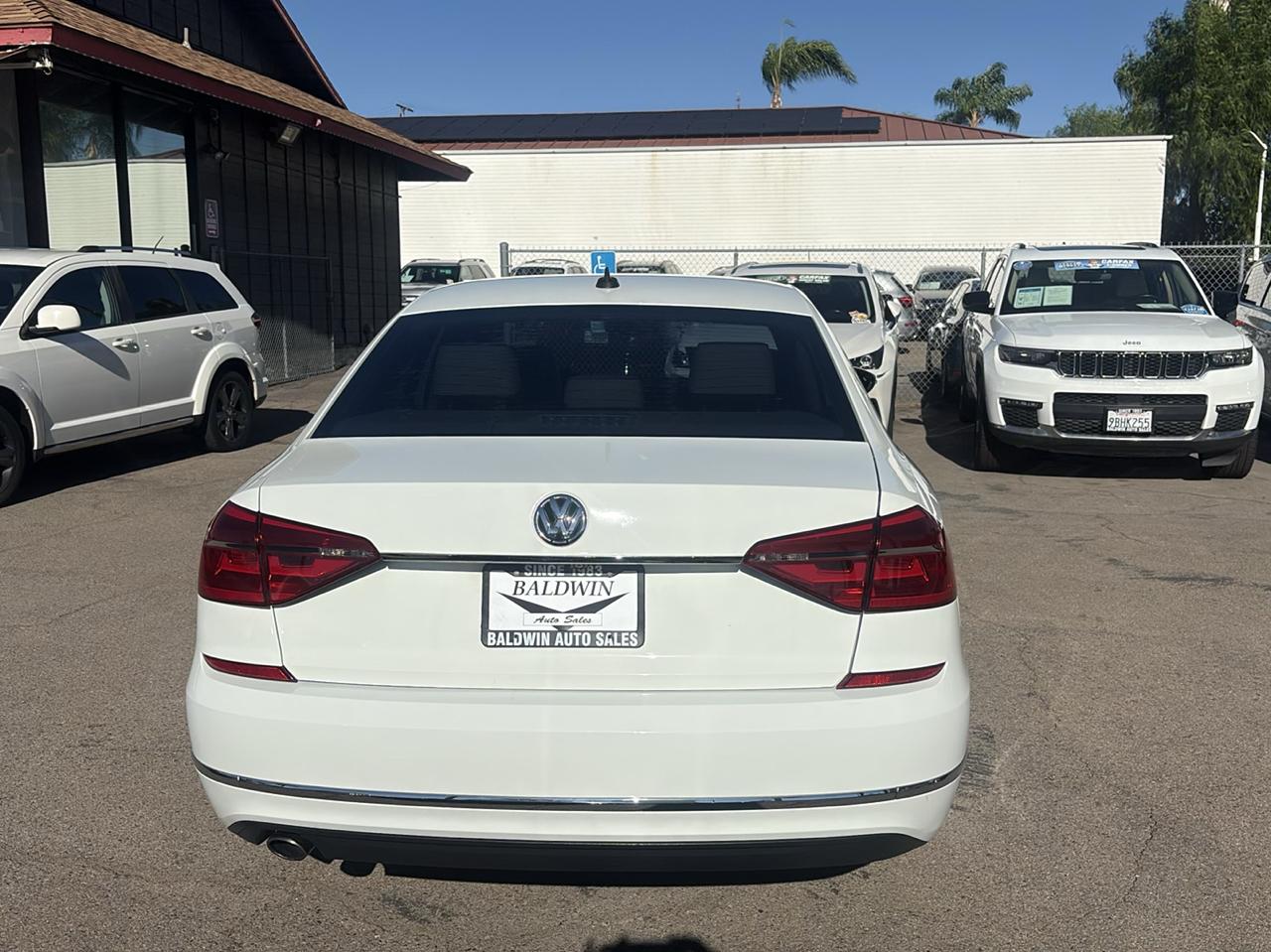 Volkswagen Passat 4dr Sdn 1.8T Auto SE PZEV 2016