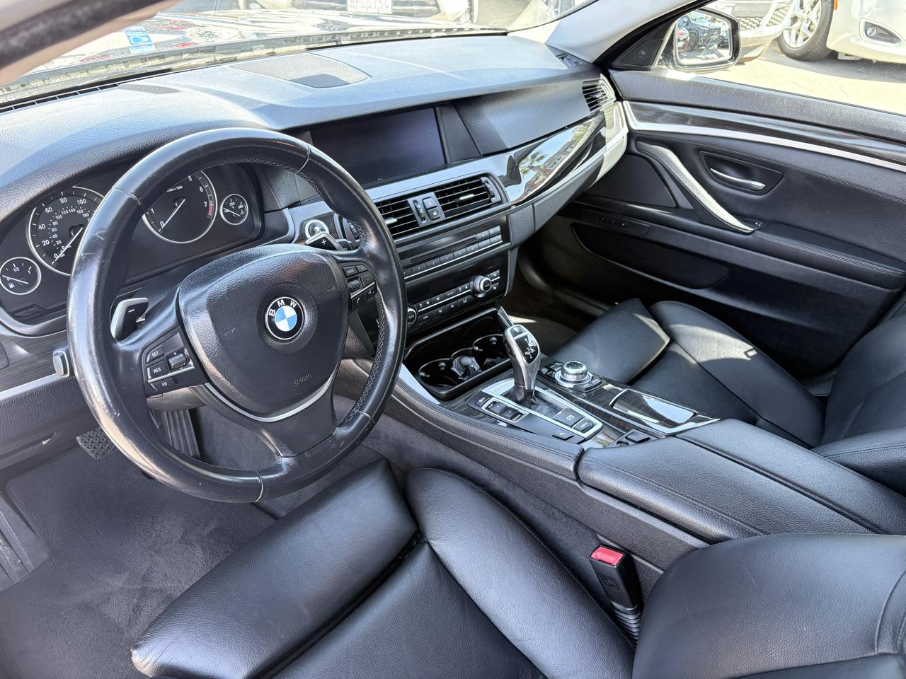 BMW 5 Series 4dr Sdn 528i RWD 2011