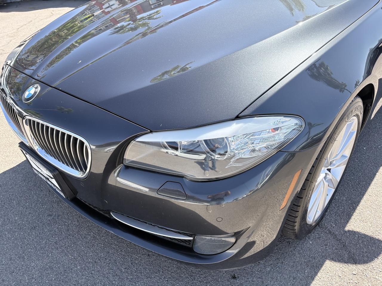BMW 5 Series 4dr Sdn 528i RWD 2011