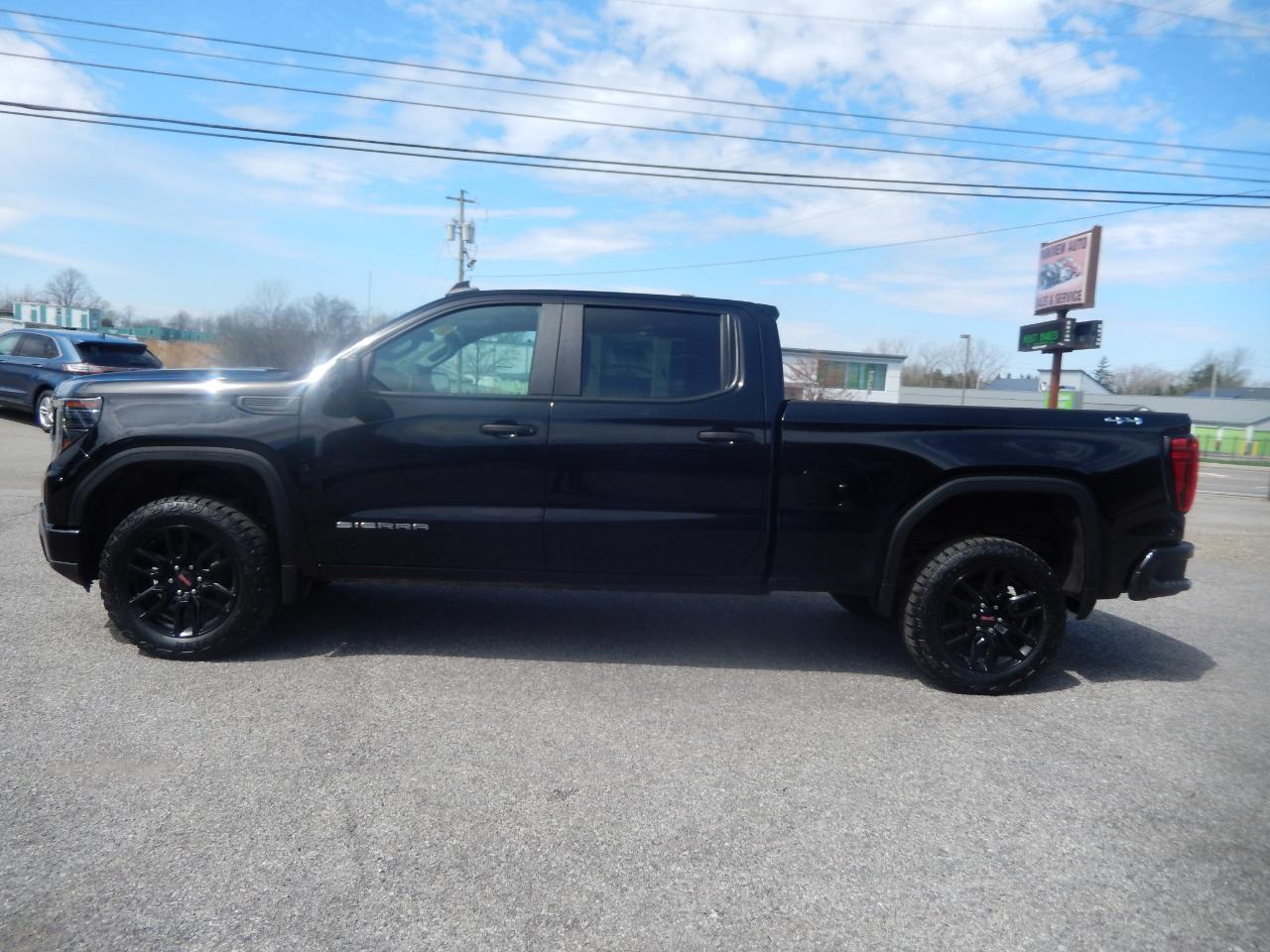 GMC Sierra 1500 Pro Crew Cab Short Box 4WD 2024