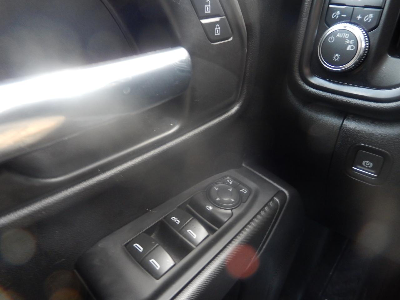 GMC Sierra 1500 Pro Crew Cab Short Box 4WD 2024