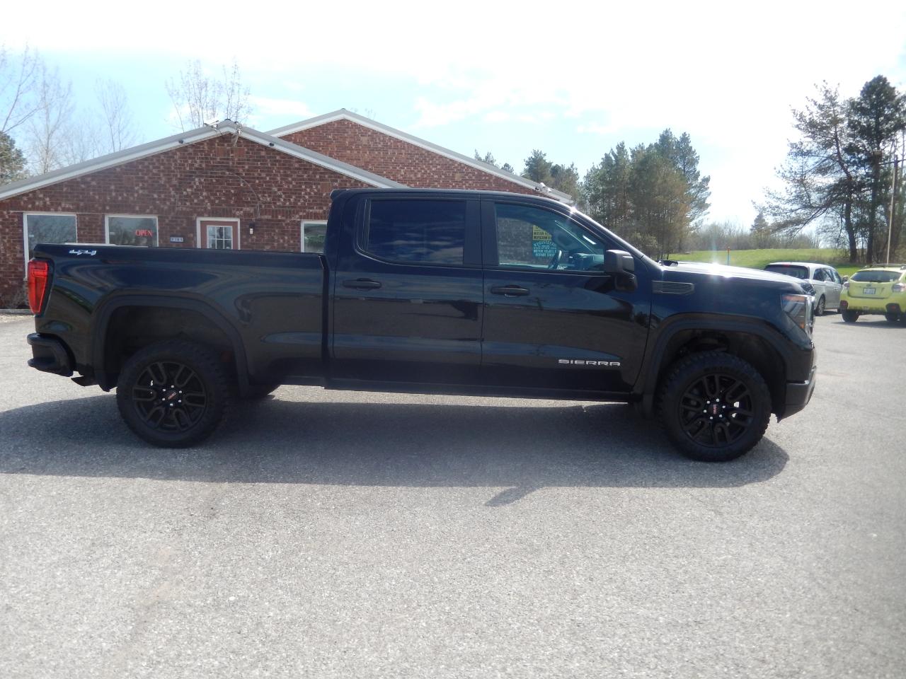 GMC Sierra 1500 Pro Crew Cab Short Box 4WD 2024