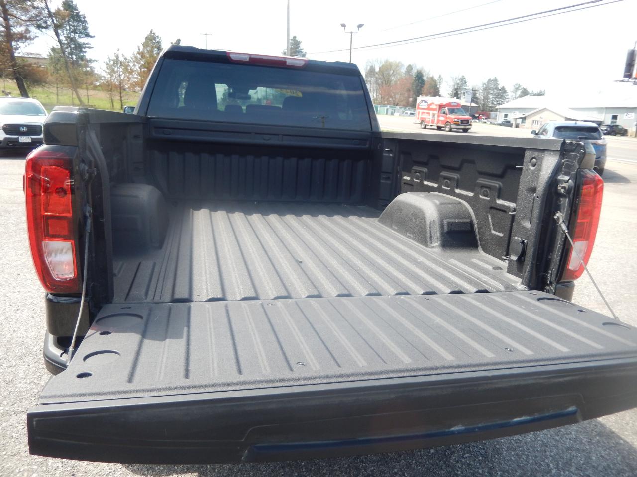 GMC Sierra 1500 Pro Crew Cab Short Box 4WD 2024