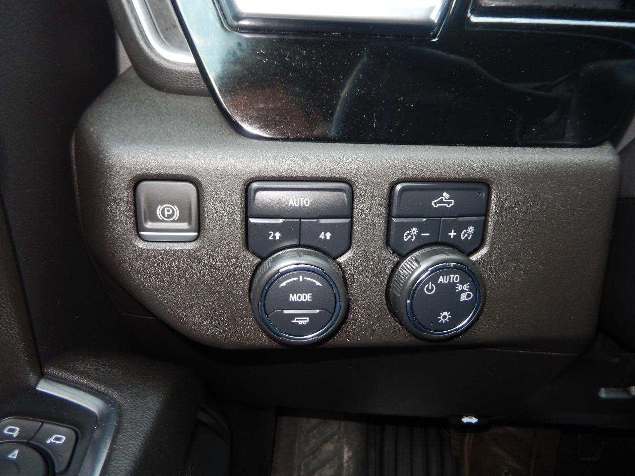Chevrolet Silverado 1500 LT-L Crew Cab 4WD 2023