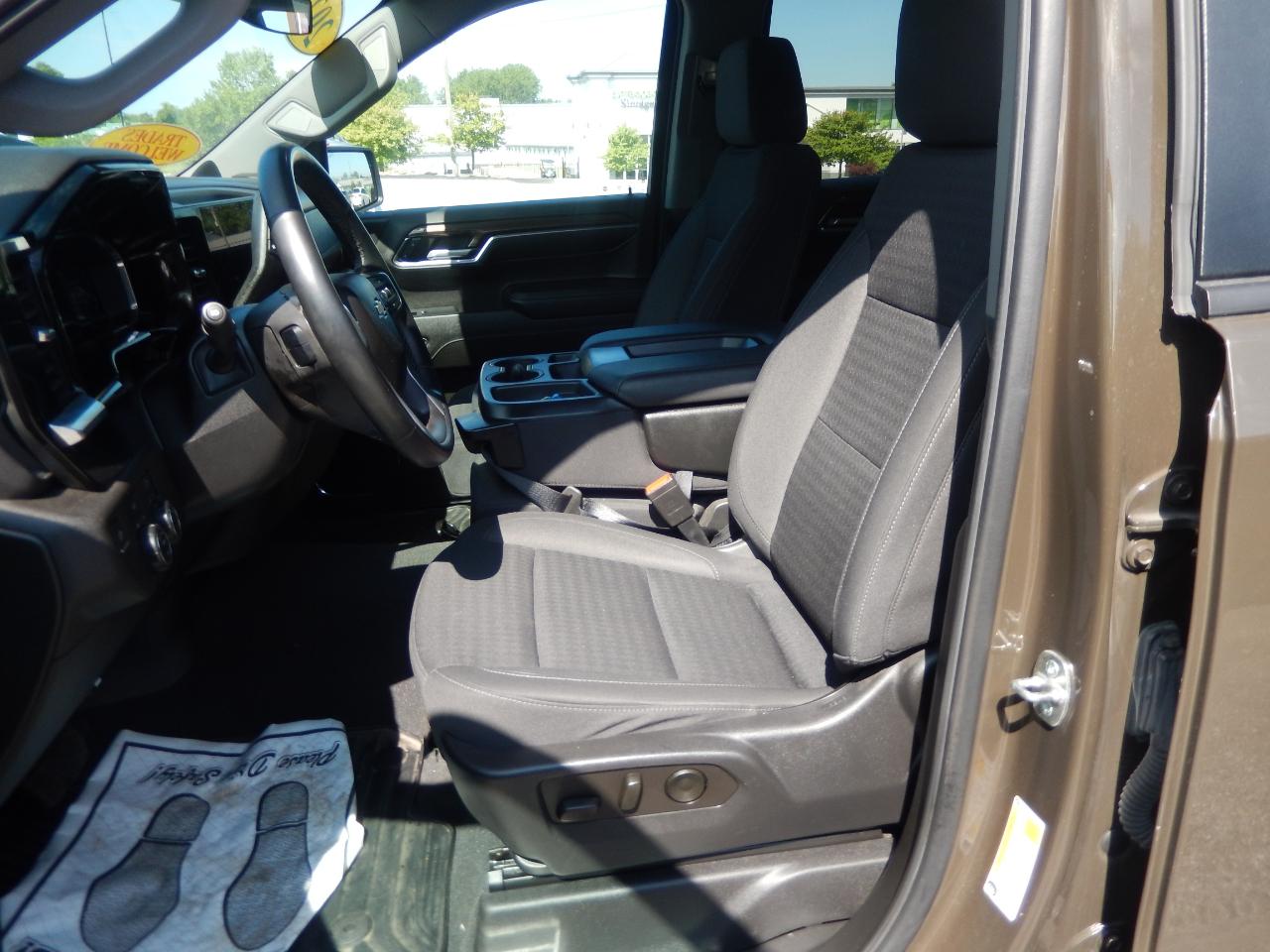 Chevrolet Silverado 1500 LT-L Crew Cab 4WD 2023