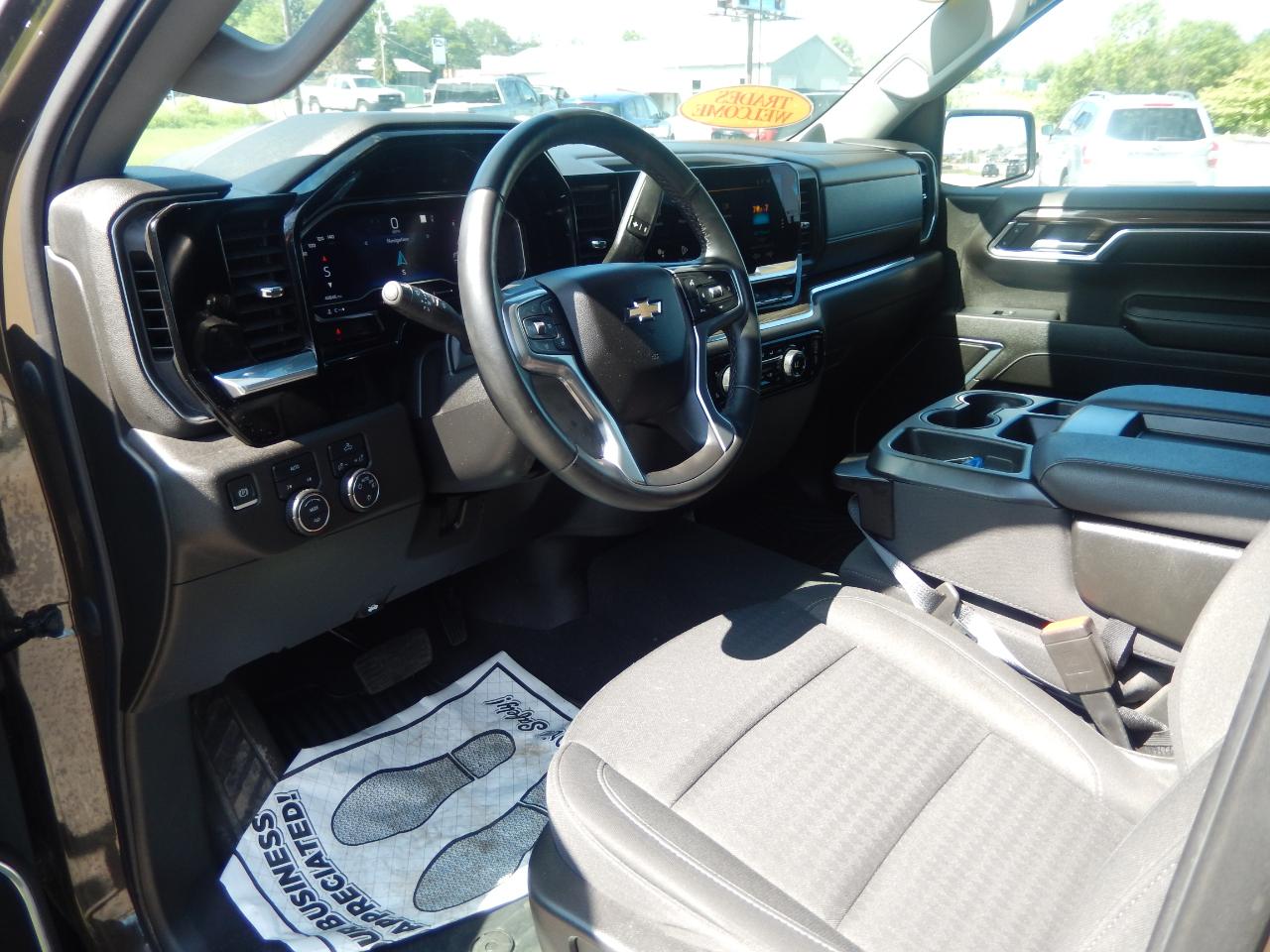 Chevrolet Silverado 1500 LT-L Crew Cab 4WD 2023