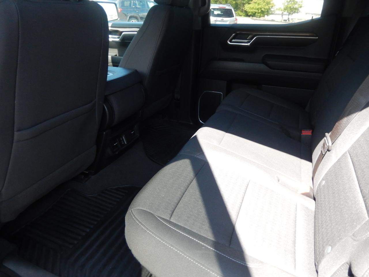 Chevrolet Silverado 1500 LT-L Crew Cab 4WD 2023