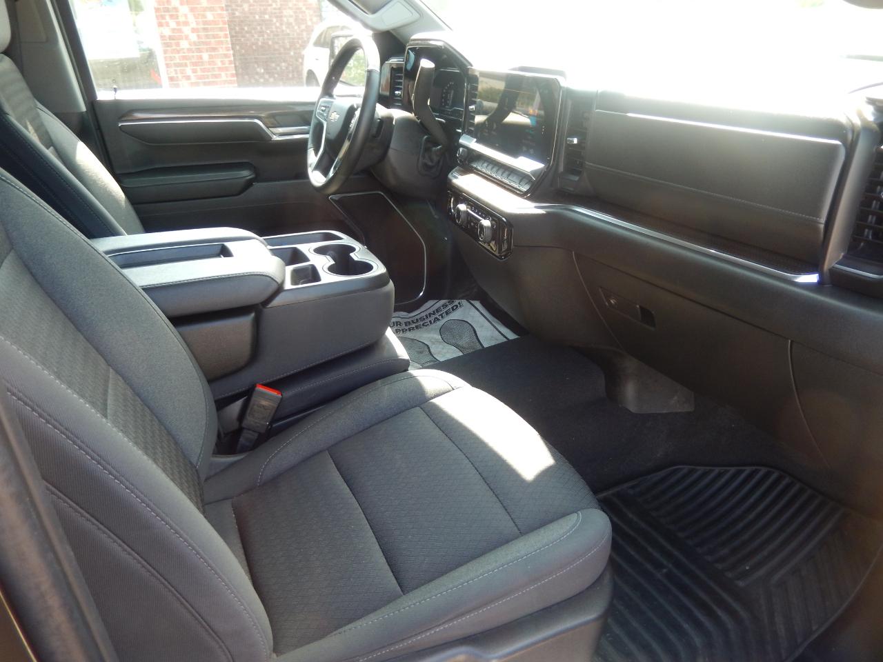 Chevrolet Silverado 1500 LT-L Crew Cab 4WD 2023