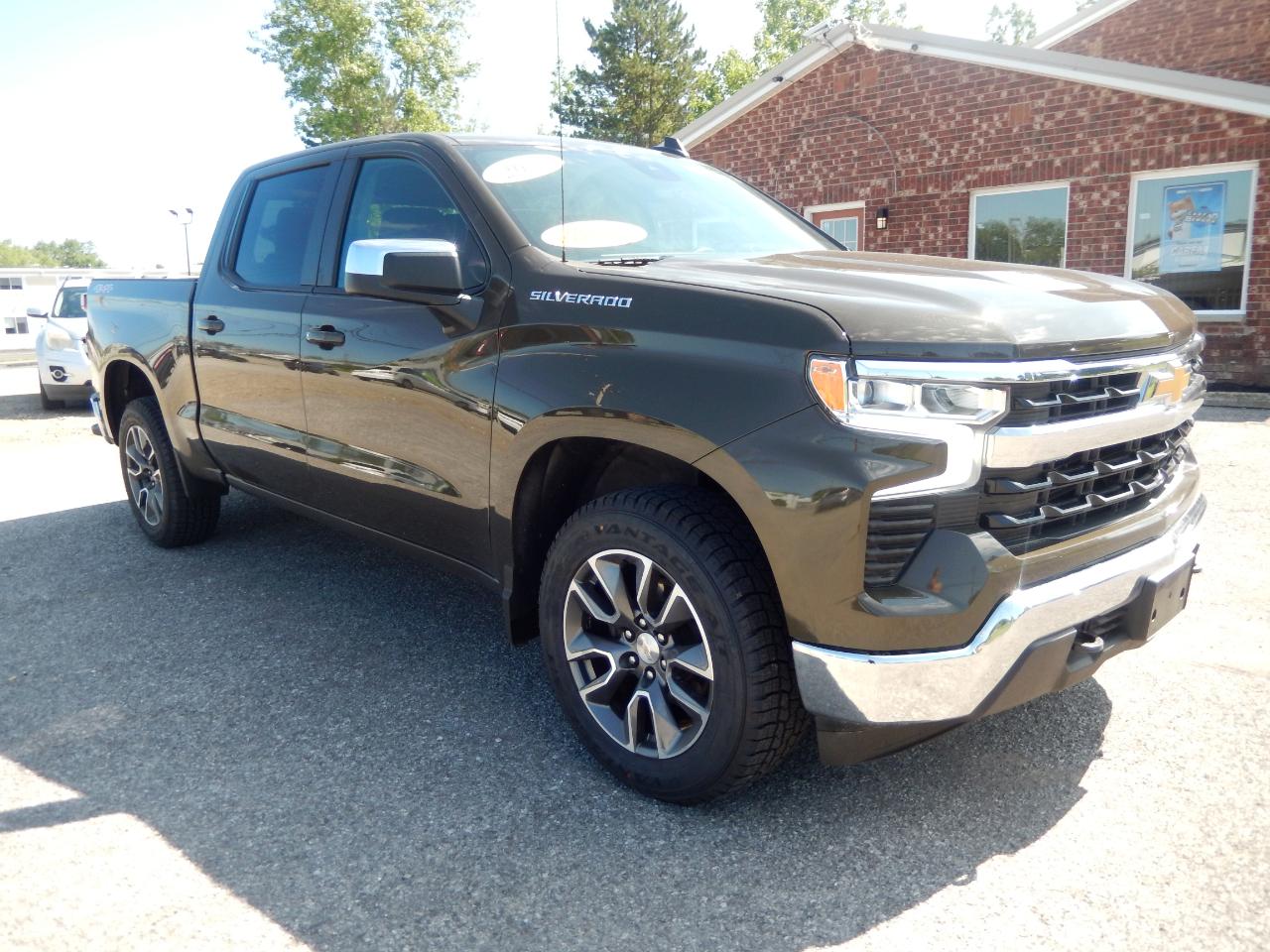 Chevrolet Silverado 1500 LT-L Crew Cab 4WD 2023