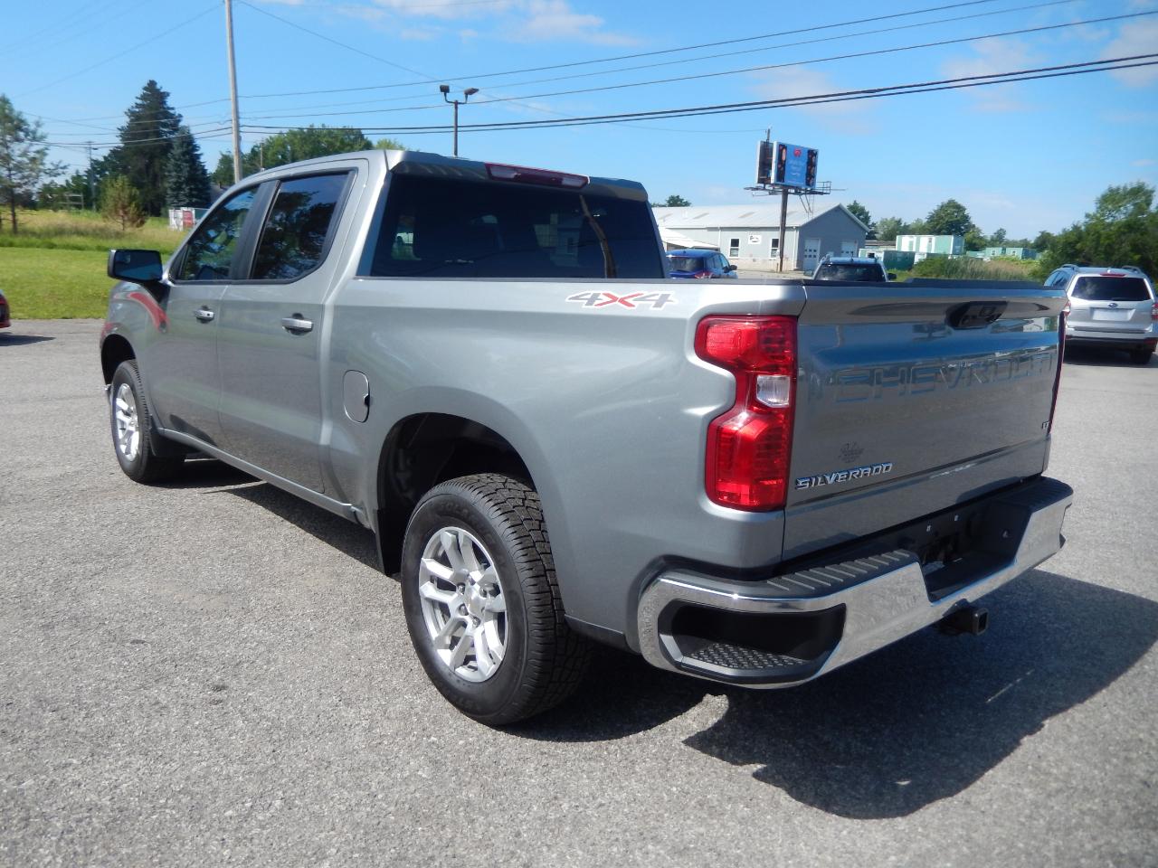 Chevrolet Silverado 1500 LT-L Crew Cab 4WD 2023