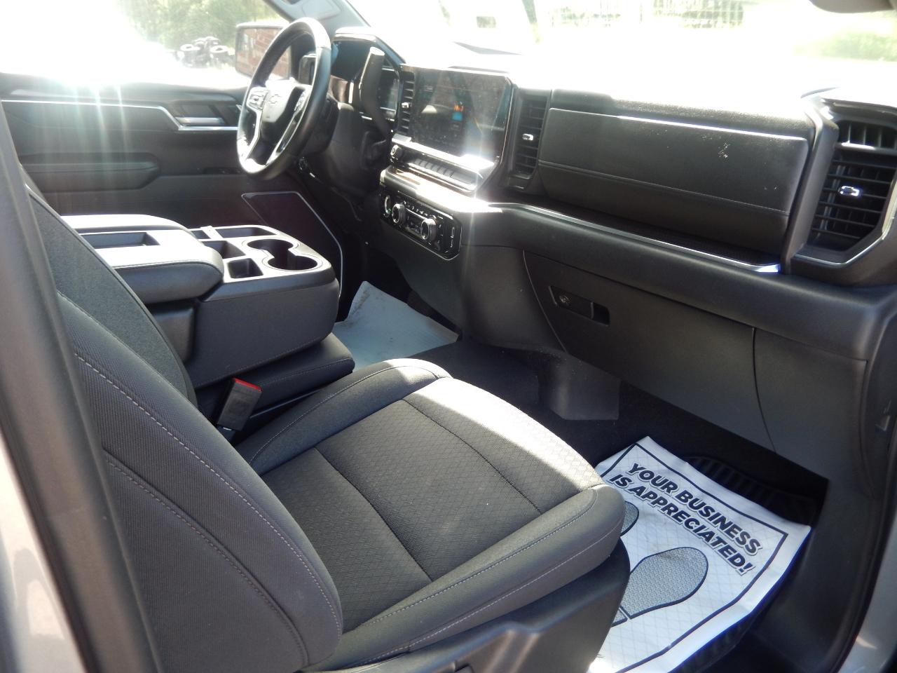 Chevrolet Silverado 1500 LT-L Crew Cab 4WD 2023
