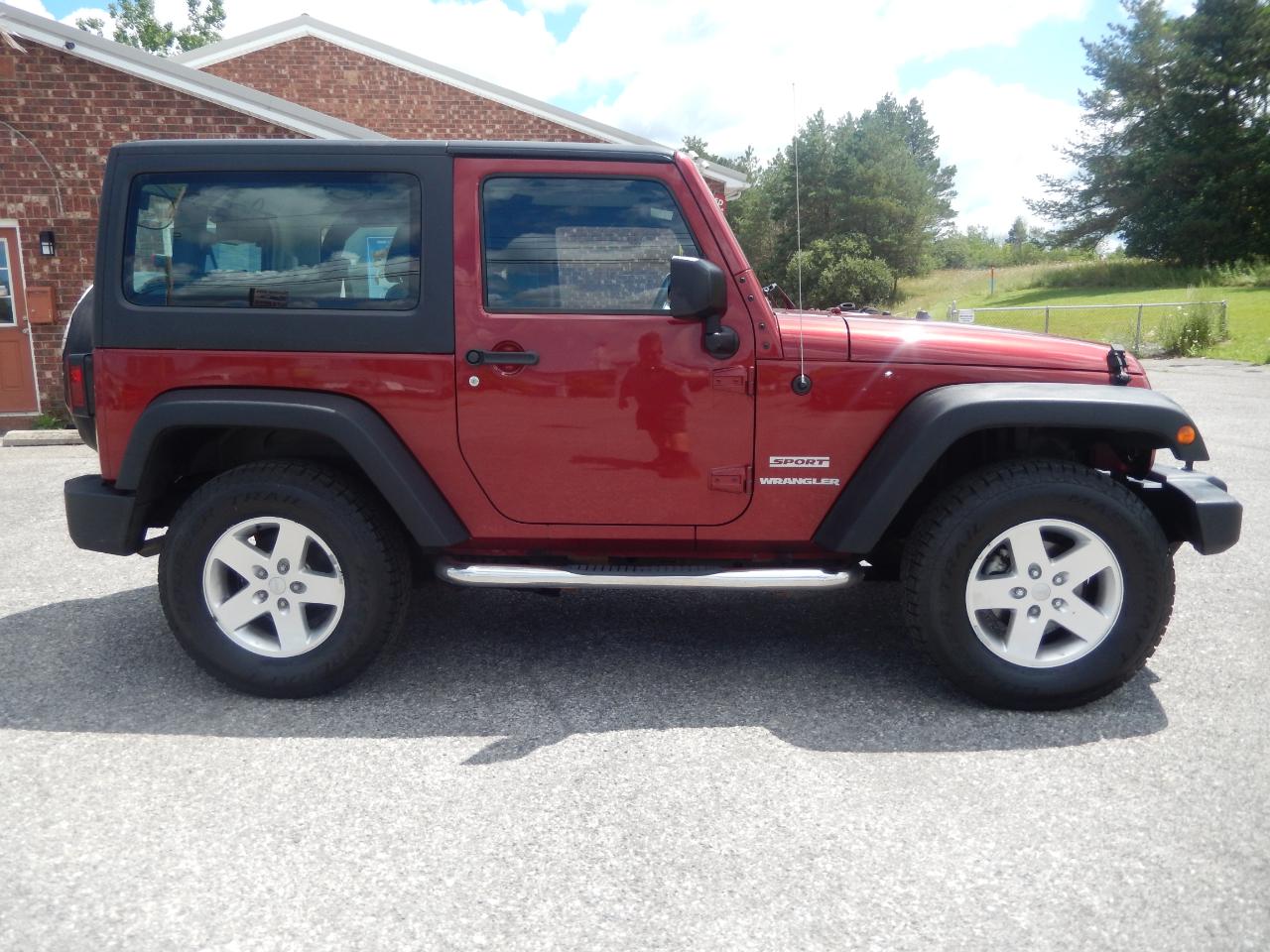 Jeep Wrangler Sport 4WD 2012