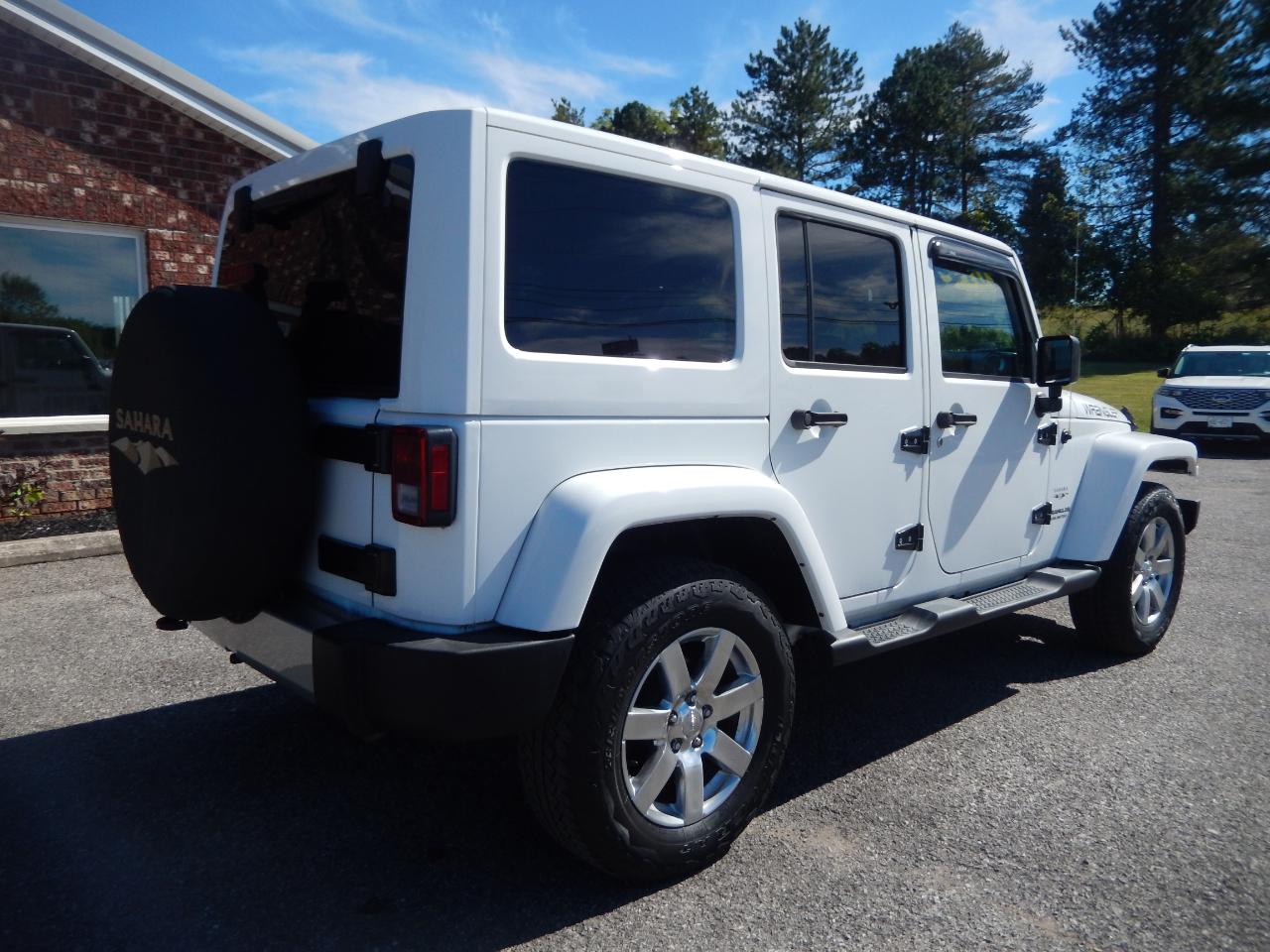 Jeep Wrangler Unlimited Sahara 4WD 2016