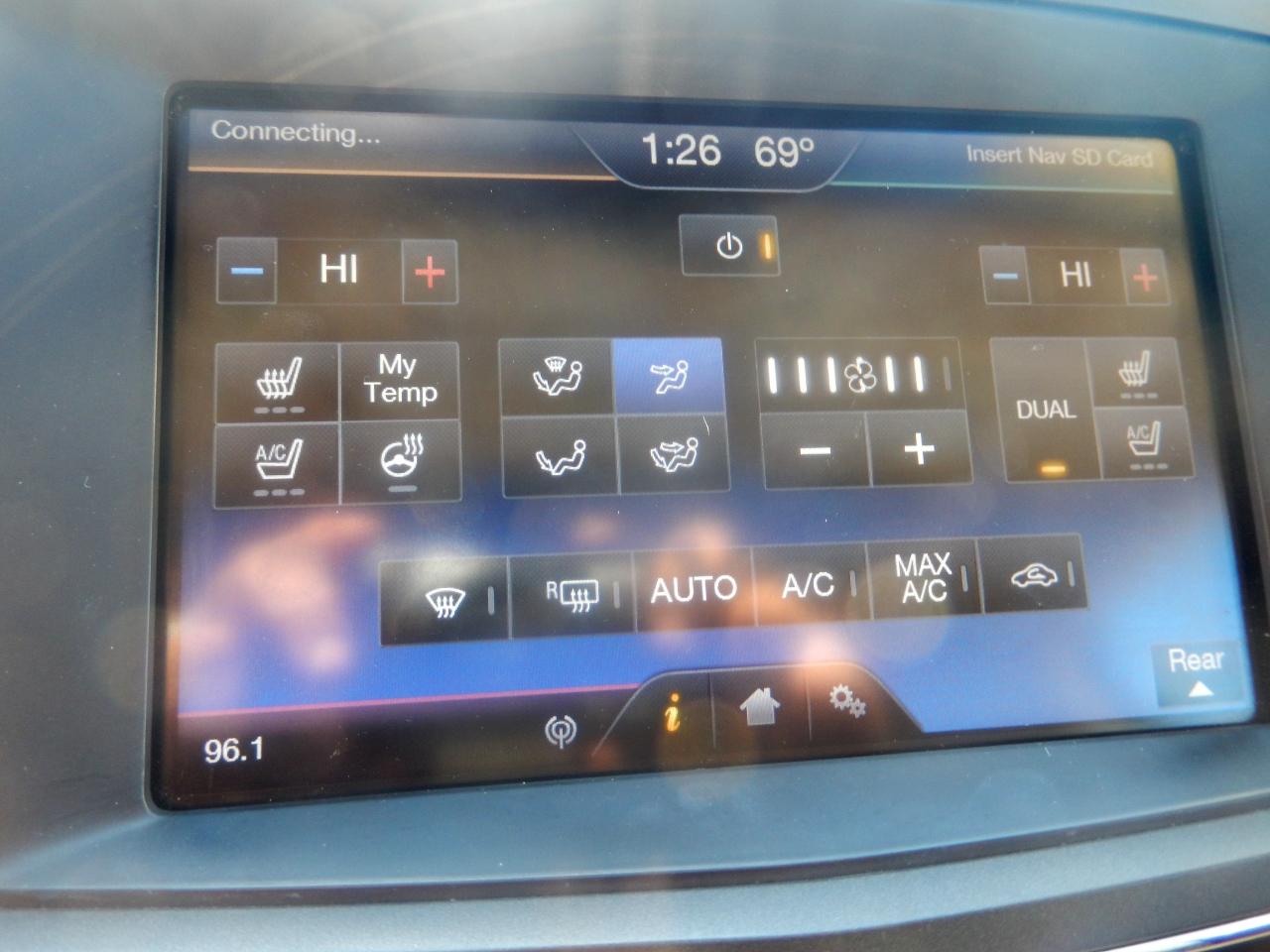 Lincoln MKT 3.5L with EcoBoost AWD 2015
