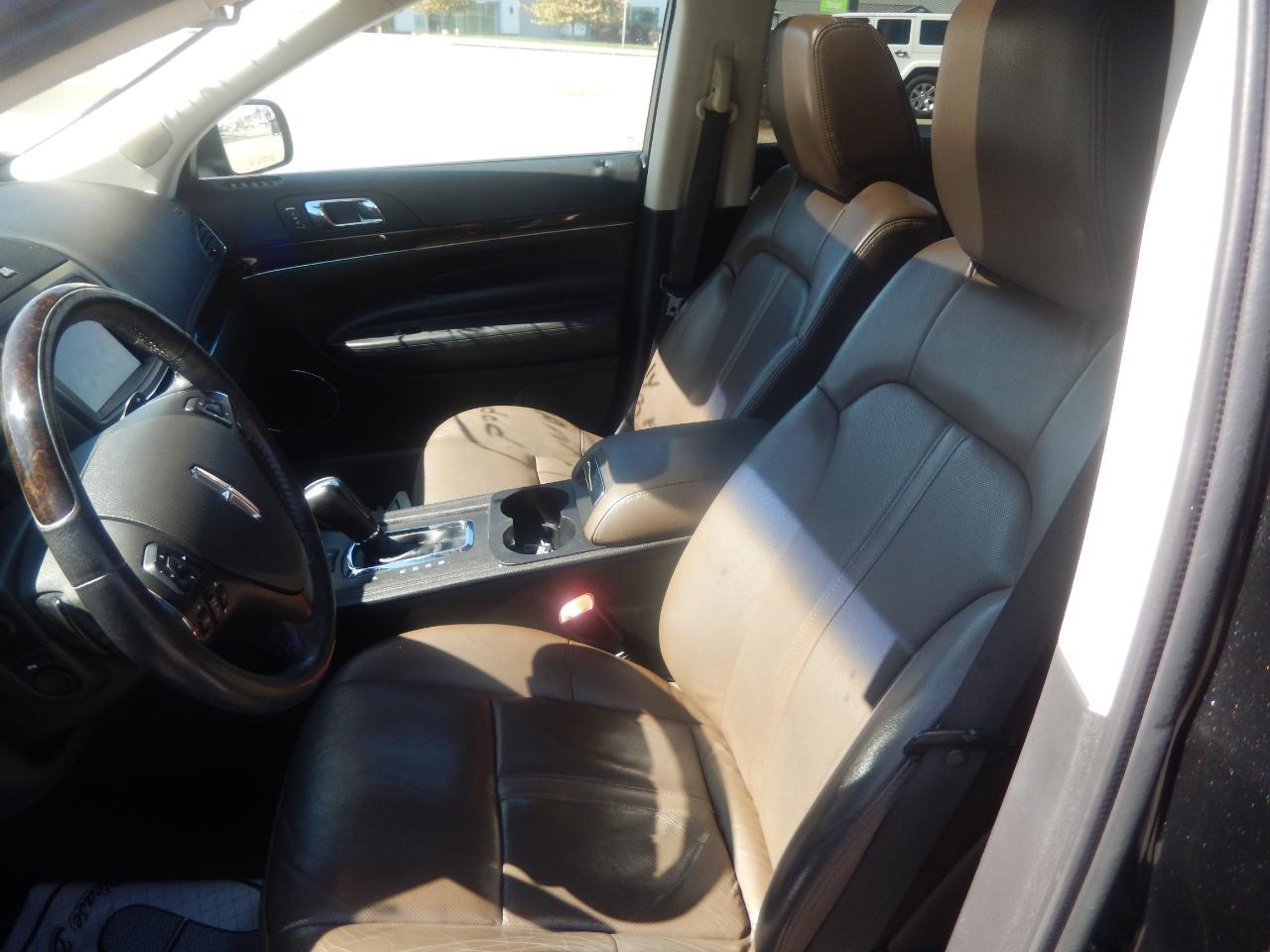 Lincoln MKT 3.5L with EcoBoost AWD 2015