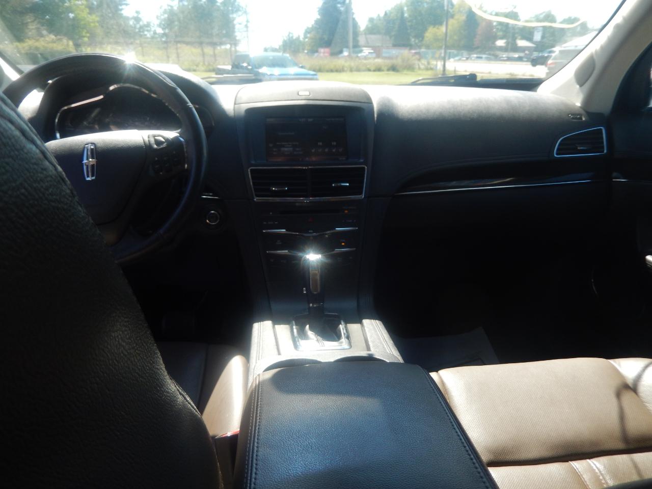 Lincoln MKT 3.5L with EcoBoost AWD 2015