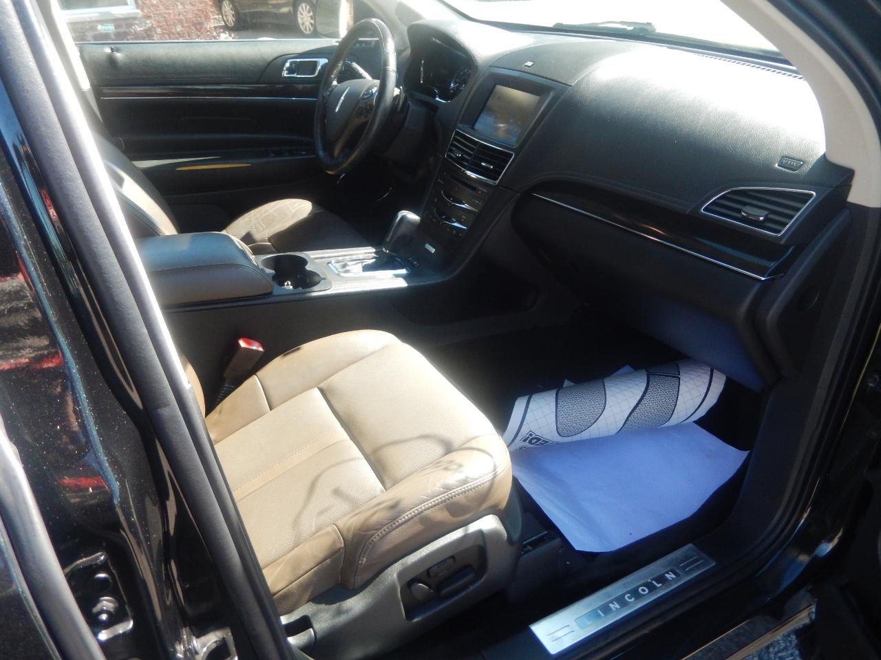 Lincoln MKT 3.5L with EcoBoost AWD 2015