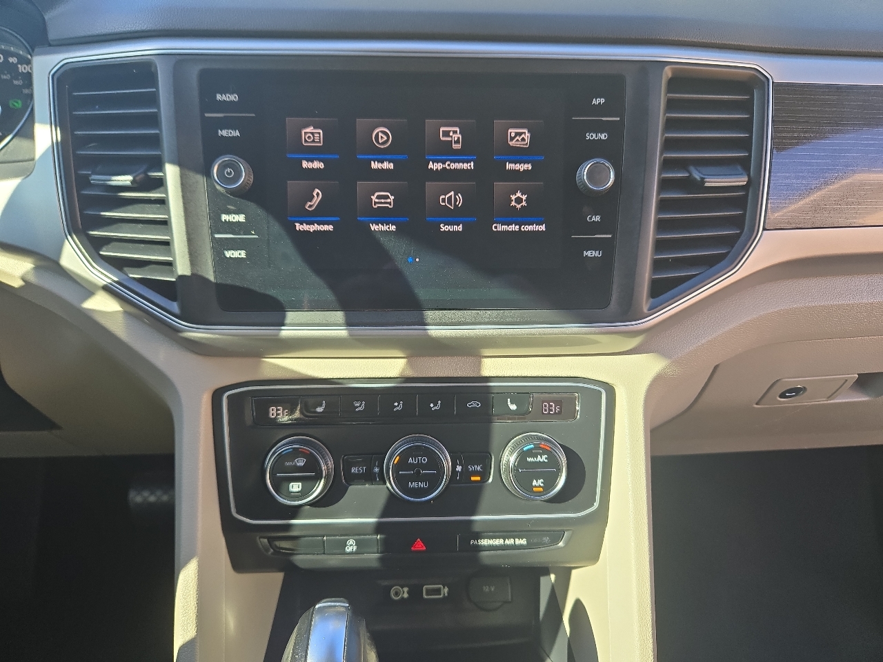 Volkswagen Atlas V6 SE w/Technology 2018 Volkswagen Atlas V6 SE w/Technology 2018