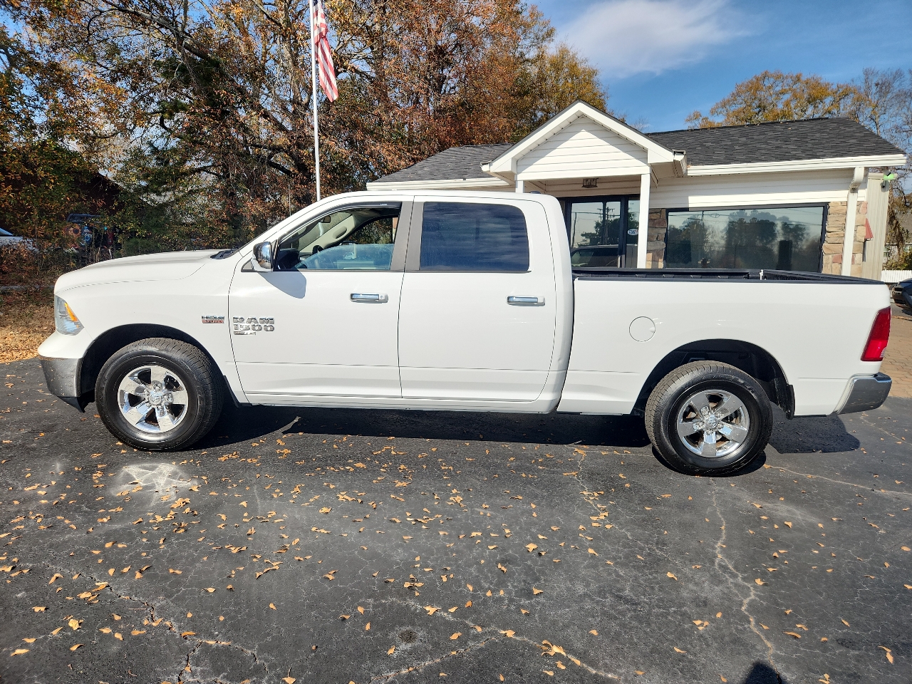 2020 RAM 1500 Classic SLT 4x2 Crew Cab 6'4" Box