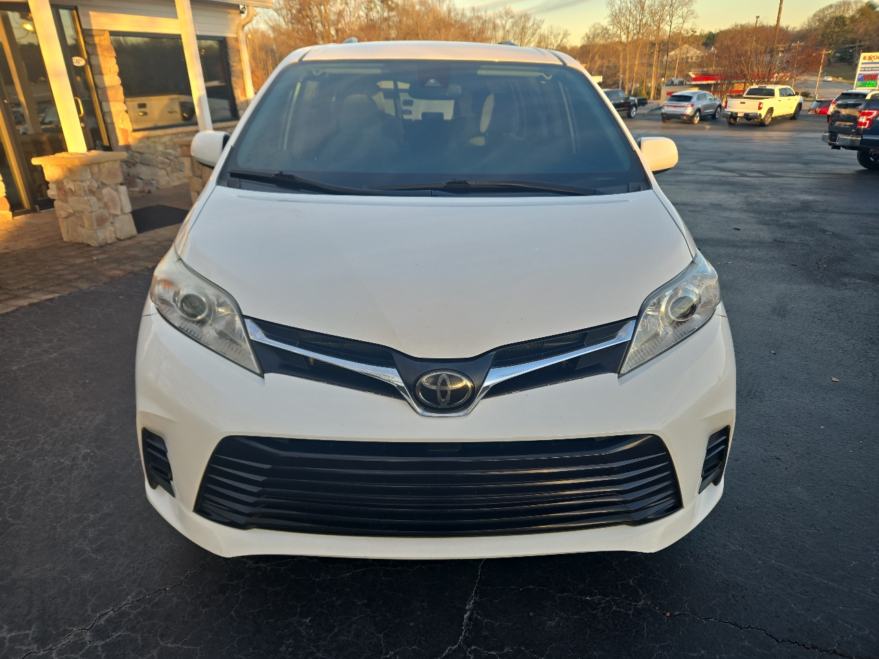 Toyota Sienna LE 7 Passenger 2020