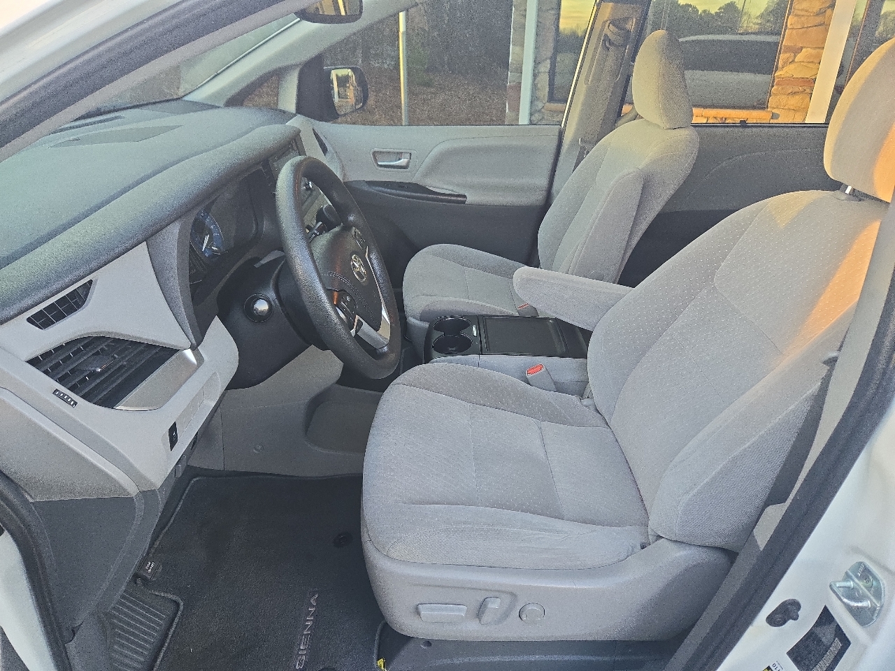 Toyota Sienna LE 7 Passenger 2020
