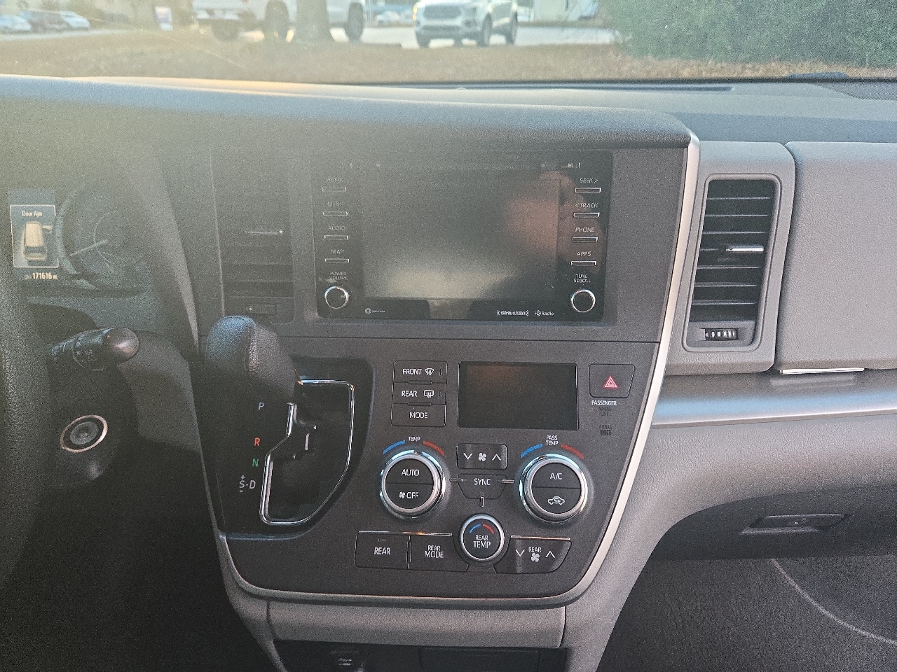 Toyota Sienna LE 7 Passenger 2020