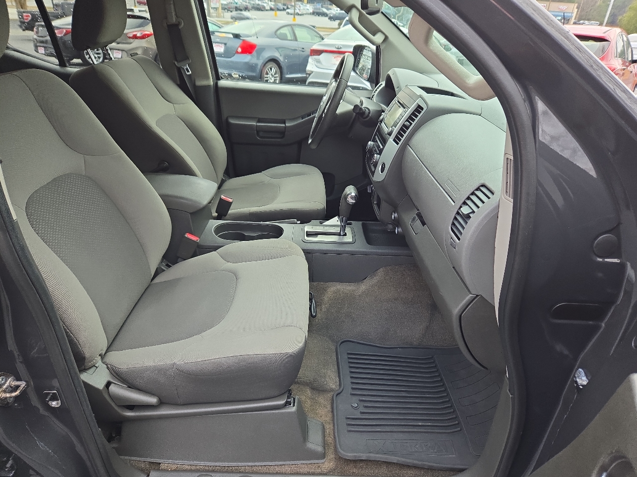 Nissan Xterra S 2015