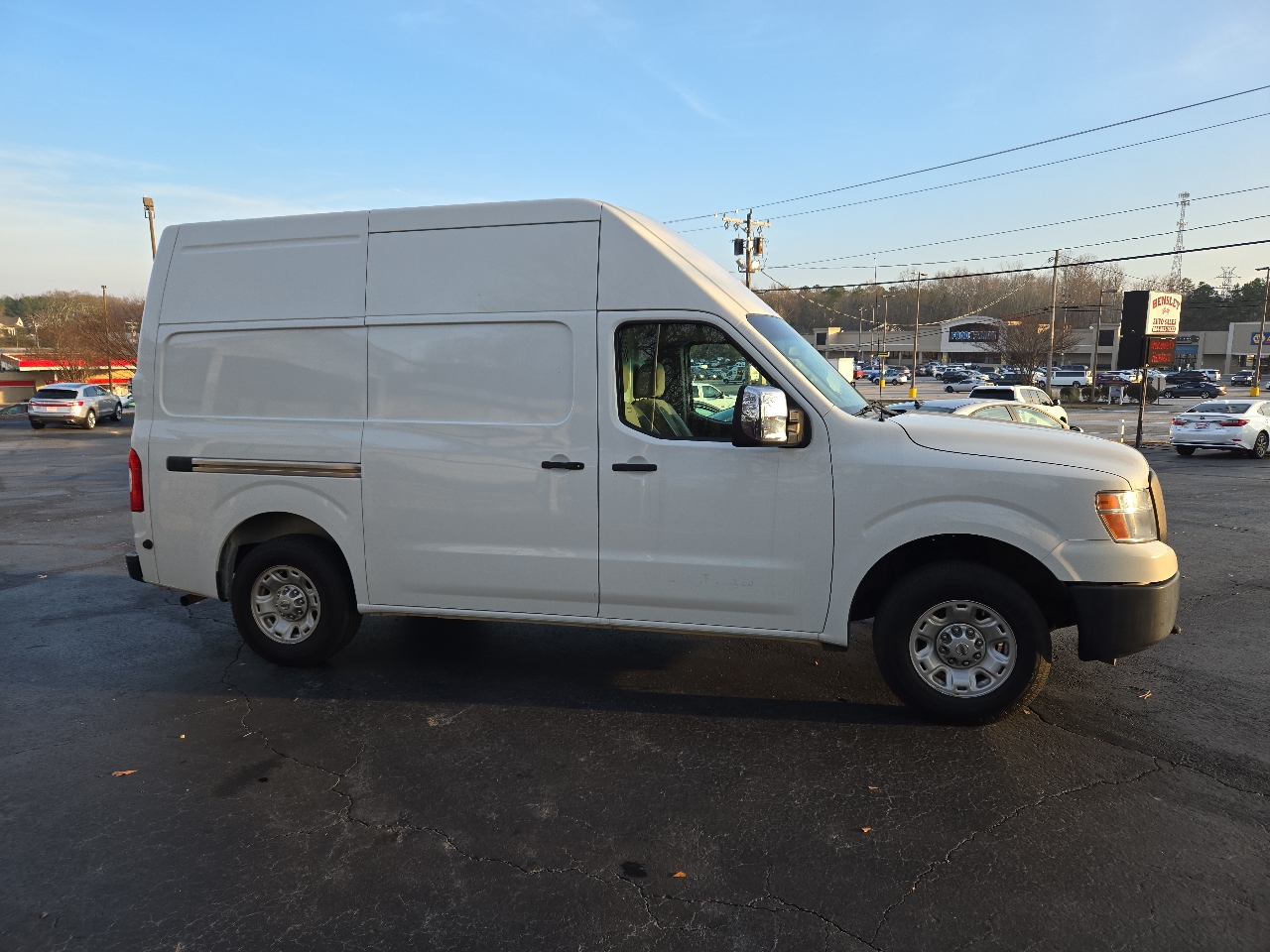 Nissan NV Cargo 2500 HD SV V8 High Roof 2017