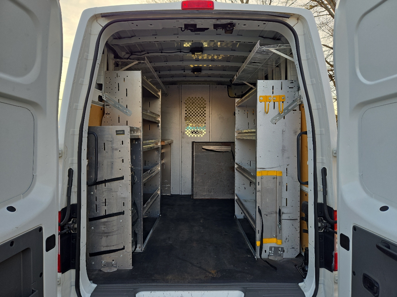 Nissan NV Cargo 2500 HD SV V8 High Roof 2017