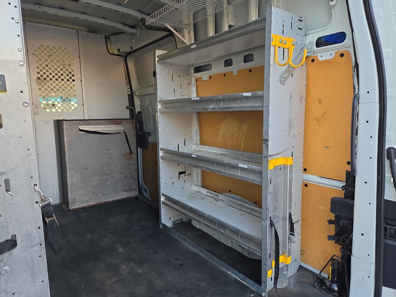 Nissan NV Cargo 2500 HD SV V8 High Roof 2017