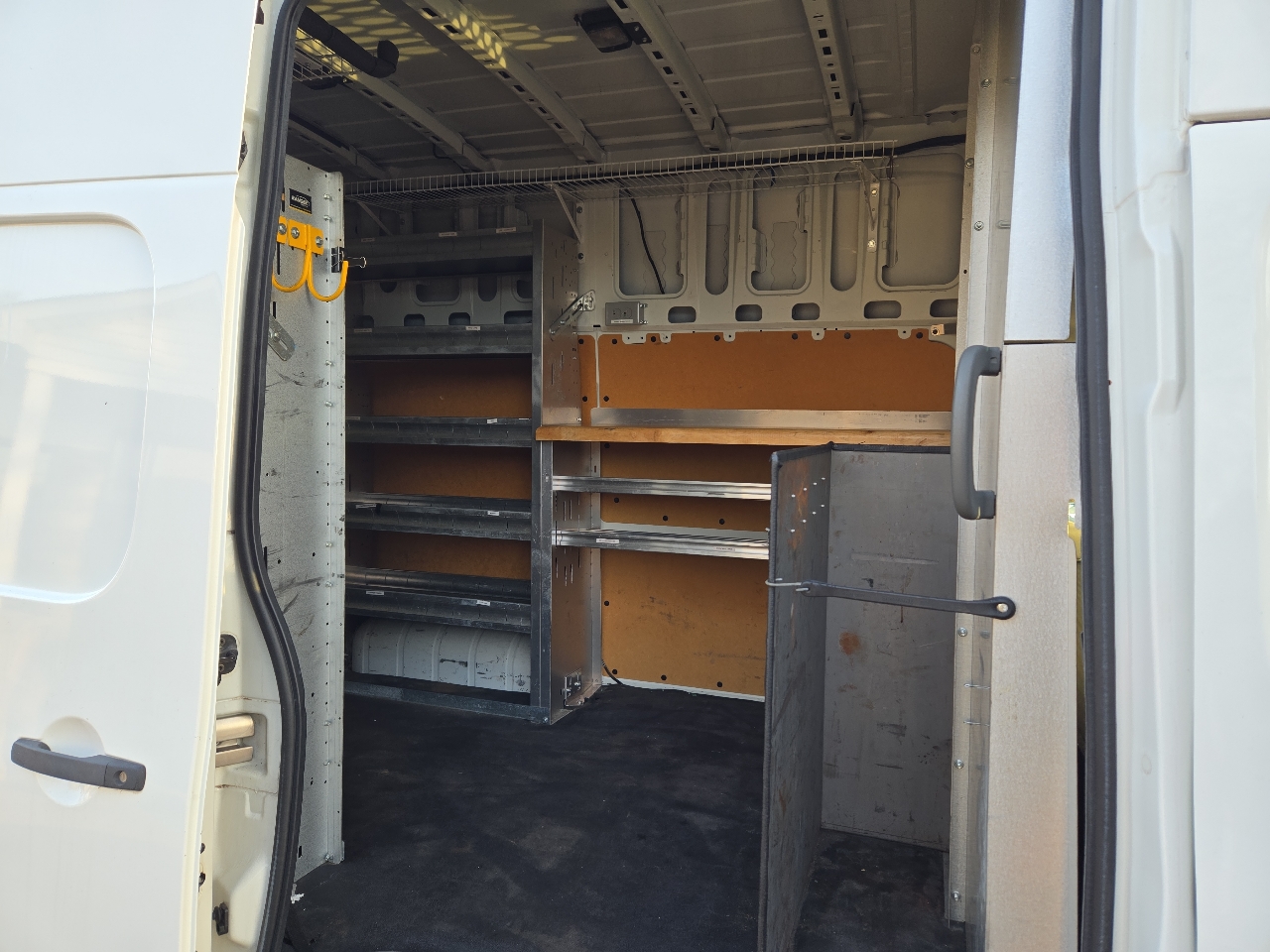 Nissan NV Cargo 2500 HD SV V8 High Roof 2017