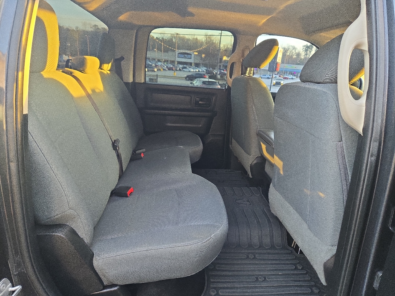 RAM 2500 Tradesman Crew Cab SWB 4WD 2017