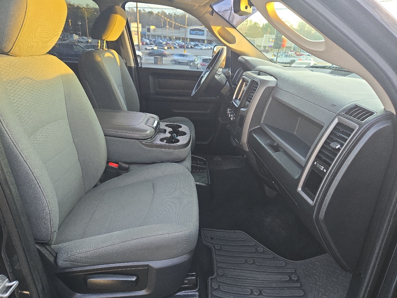 RAM 2500 Tradesman Crew Cab SWB 4WD 2017