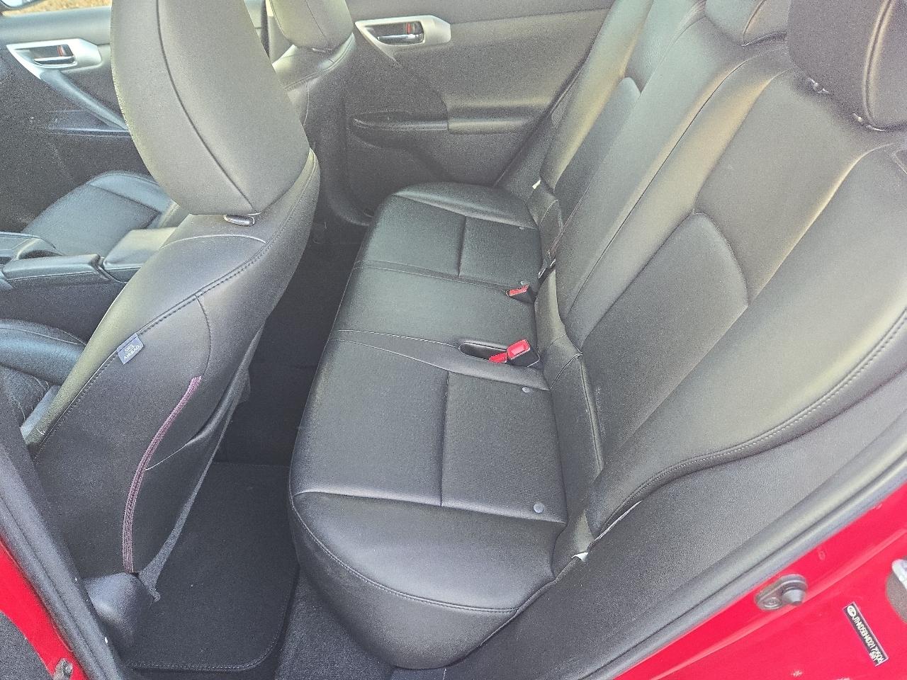 Lexus CT 200h Base 2013