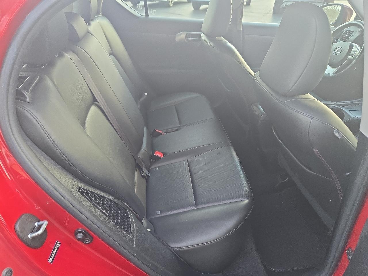 Lexus CT 200h Base 2013