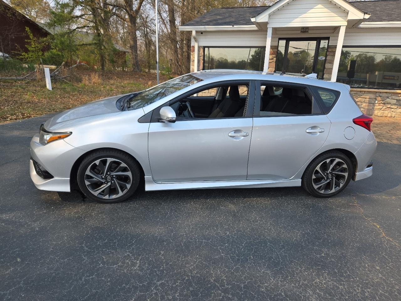 Scion iM 5dr HB CVT (Natl) 2016