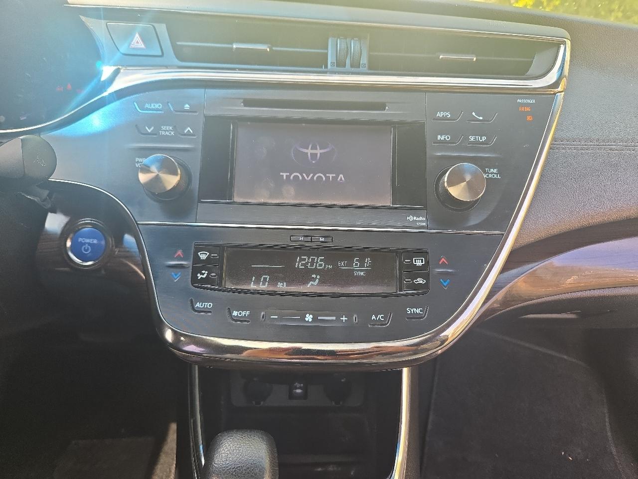 Toyota Avalon Hybrid XLE Touring 2013